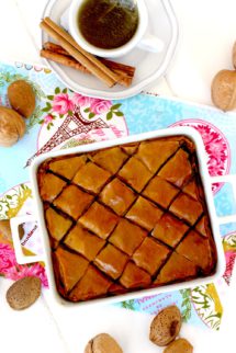Foto de la receta de baklava con nueces y almendras