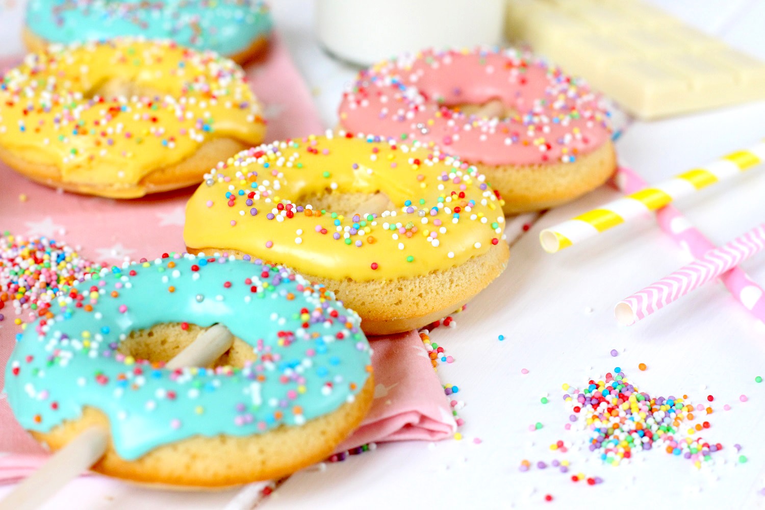 Receta de como hacer donuts en paletas - Foto de la receta de donuts al horno