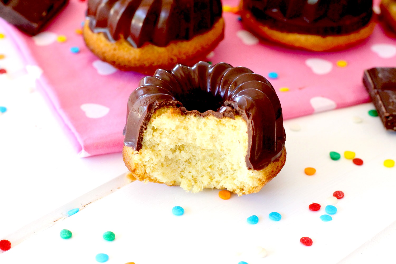 Receta de mini bundt cakes de vainilla y chocolate - Como hacer bundt cakes