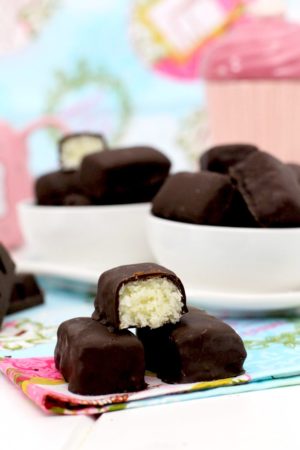 Foto de la Receta de Bountys caseros - Bombones de chocolate y coco