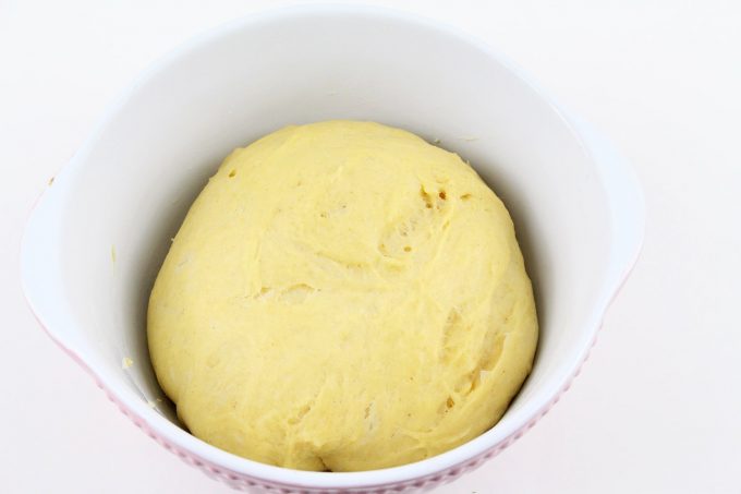 Como hacer brioche de Nanterre con chips de chocolate tierno