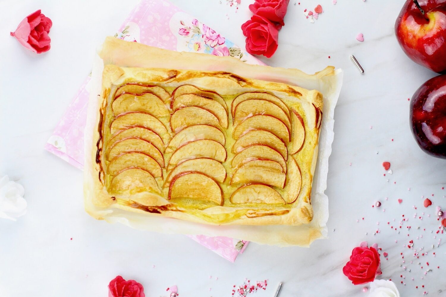 Como hacer tarta de manzana con crema pastelera fácil