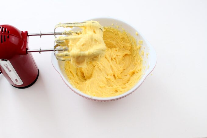 Cómo hacer profiteroles con crema pastelera craquelados