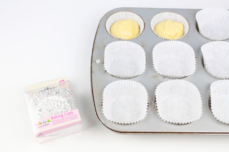 Cómo hacer cupcakes de nata y fresas