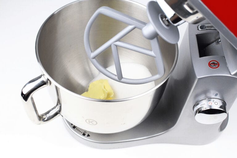 Cómo hacer cupcakes de nata y fresas