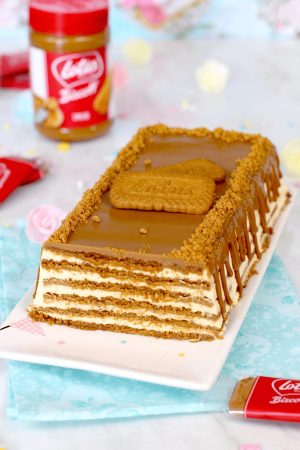 Tarta de la abuela con galletas Lotus y crema pastelera casera