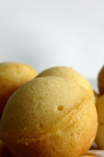 Foto de como hacer la base para cake pops con y sin molde