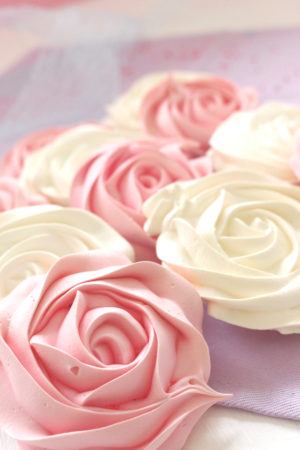 Foto de la receta de rosas de merengue duro