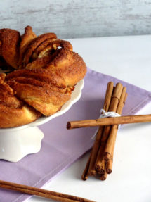 Foto de la receta de rosca trenzada de canela y azúcar