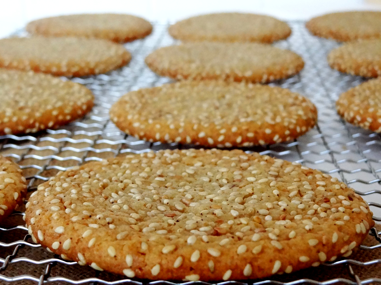 Foto de la receta de galletas de sésamo y miel