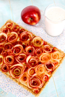 Foto de la receta de tarta de manzana casera con natillas