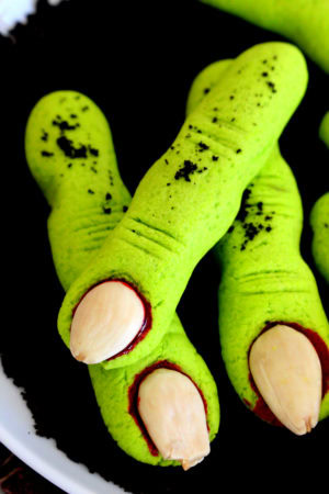 Foto de la receta de dedos zombi para Halloween
