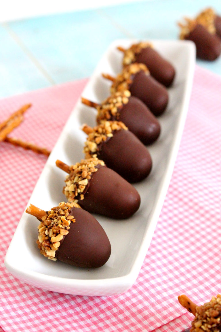 Foto de la receta de cake pops de chocolate en forma de bellotas