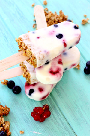 Foto de la receta de helado de yogur natural y frutos rojos