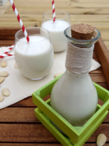 Foto de la receta de leche de almendras casera