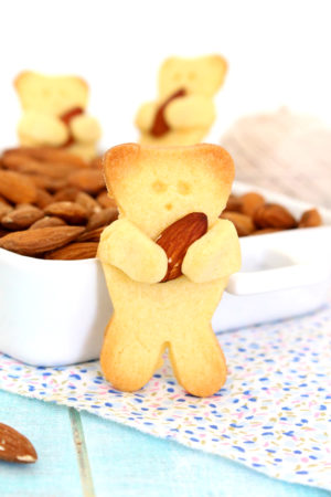 Foto de la receta de galletas de oso abraza almendras